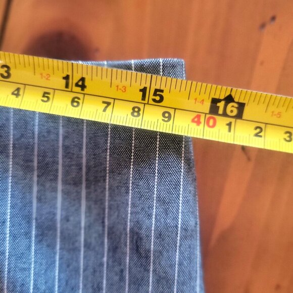 Ann Taylor Gray Pinstriped Lined Pencil Skirt w/Front Slit - Size 12 - Picture 9 of 10